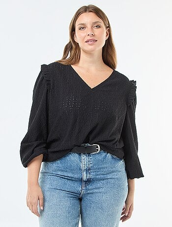 T-shirt em malha rendada com ombros com folhos