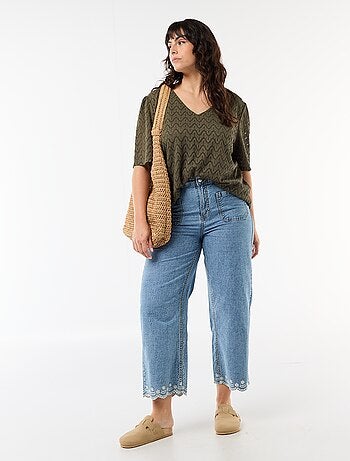 T-shirt em renda vazada