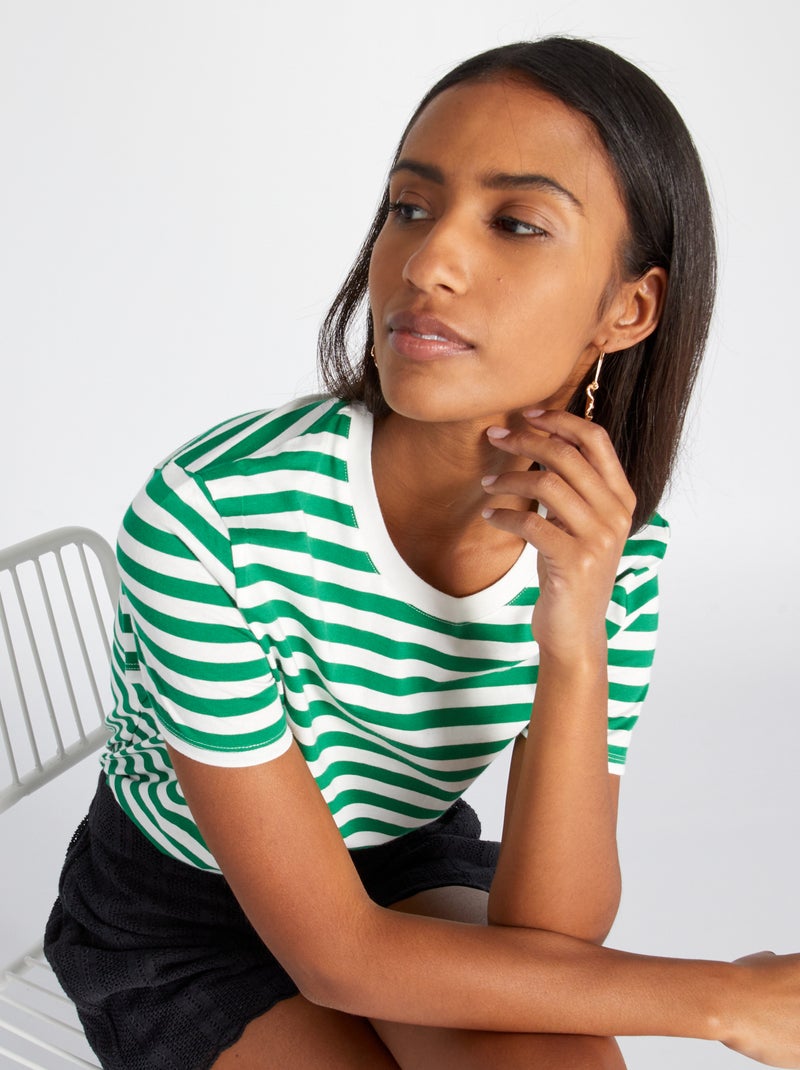 T-shirt estampada às riscas VERDE - Kiabi