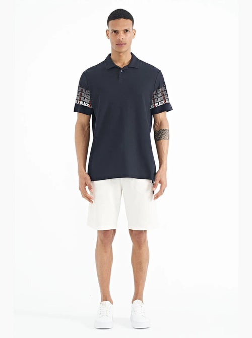 T-shirt estampada com gola polo tommy - Kiabi T-shirt estampada com gola polo tommy - Kiabi
