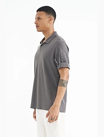 T-shirt estampada com gola polo tommy