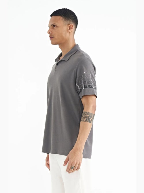 T-shirt estampada com gola polo tommy - Kiabi T-shirt estampada com gola polo tommy - Kiabi