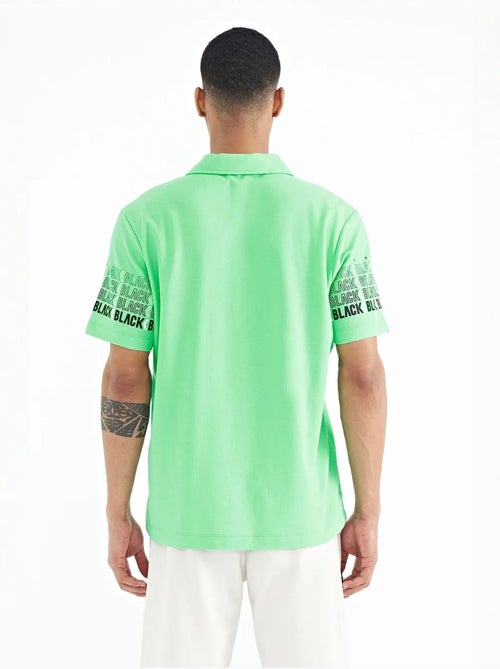 T-shirt estampada com gola polo tommy - Kiabi T-shirt estampada com gola polo tommy - Kiabi