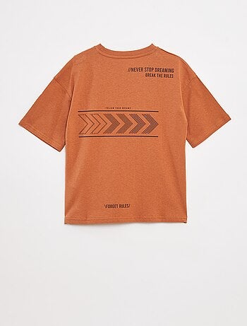 T-shirt estampada com mensagem