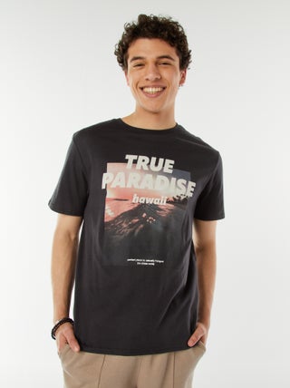 T-shirt estampada com mensagem