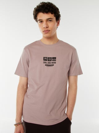 T-shirt estampada com mensagem