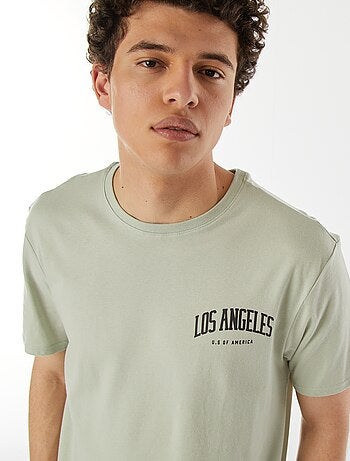 T-shirt estampada com mensagem