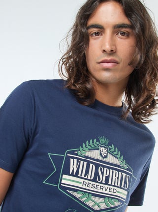 T-shirt estampada de manga curta e gola redonda