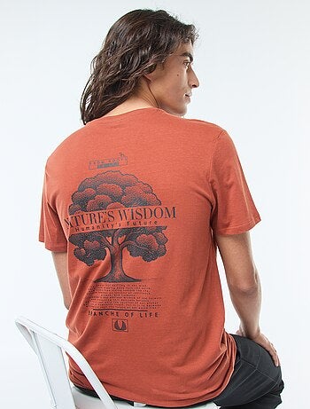 T-shirt estampada de manga curta e gola redonda