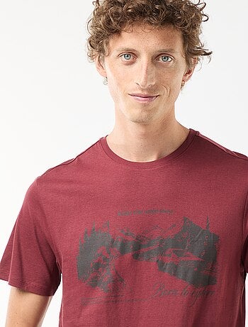 T-shirt estampada de manga curta e gola redonda