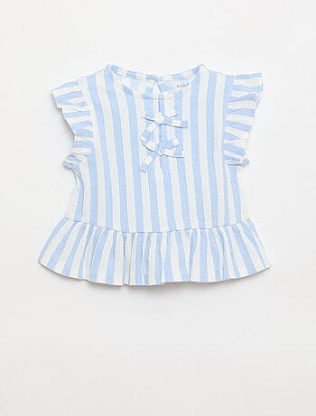 T-shirt estampada e com folhos