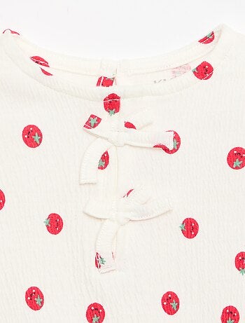 T-shirt estampada e com folhos