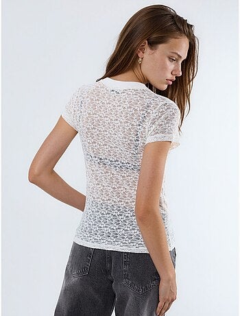 T-shirt estampada em renda com gola redonda busem