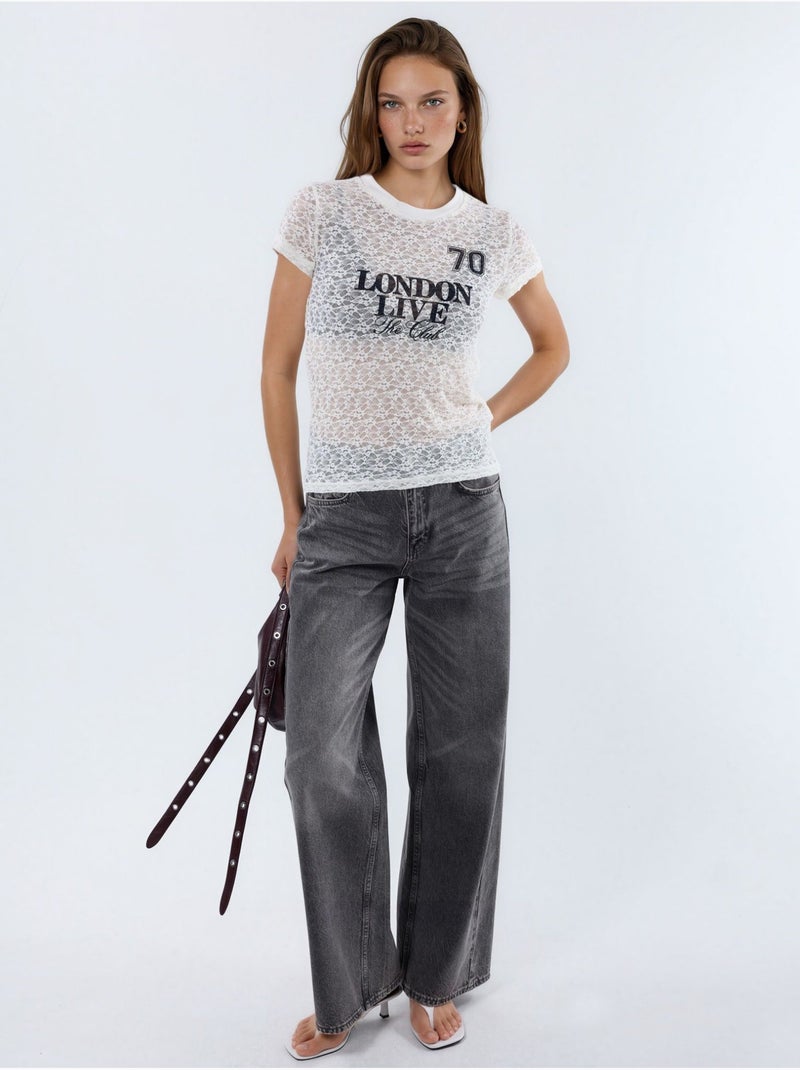 T-shirt estampada em renda com gola redonda busem Branco sujo - Kiabi