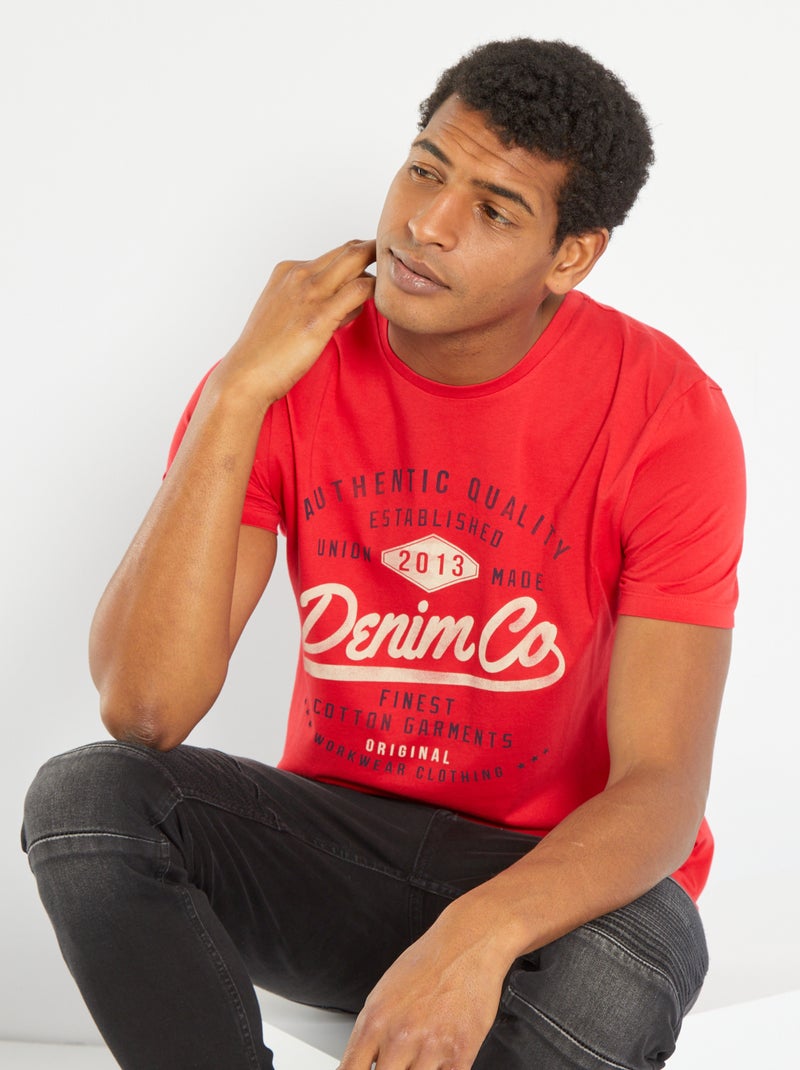 T-shirt estampada 'Produkt' Vermelho - Kiabi