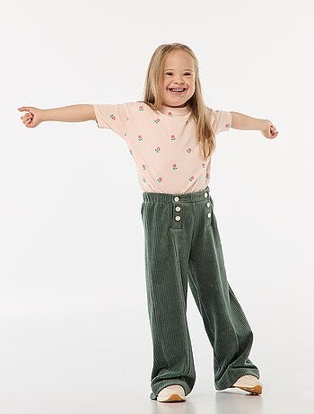 T-shirt estampado com abertura de molas no ombro - coleção fácil de vestir