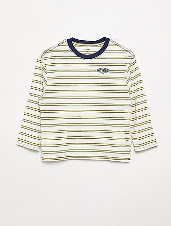 T-shirt estampado com inscrição de manga comprida