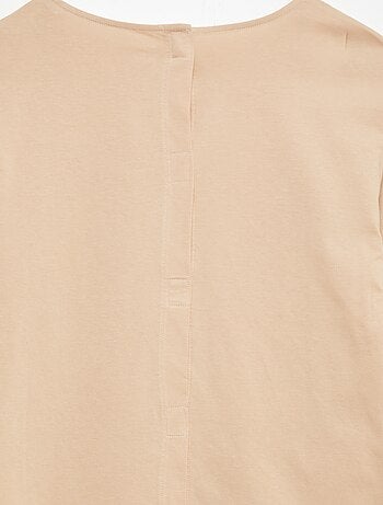 T-shirt estampado com mensagem - coleção fácil de vestir