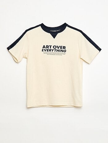 T-shirt estampado com mensagem