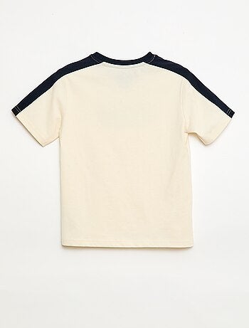 T-shirt estampado com mensagem