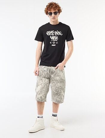T-shirt estampado com padrão localizado em algodão liso