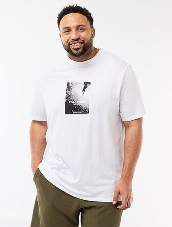 T-shirt estampado de manga curta e gola redonda