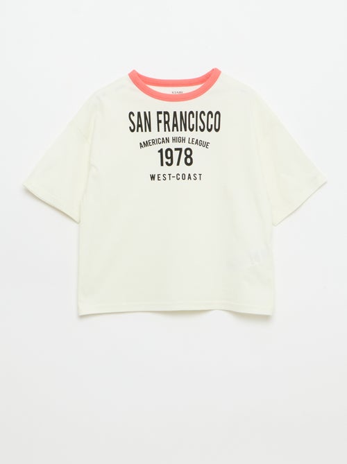 T-shirt estampado divertido de mangas curtas com debruns contrastantes - Kiabi