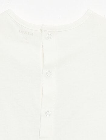 T-shirt estampado e bordado de manga curta