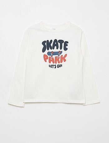 T-shirt com estampado fantasia e mangas compridas