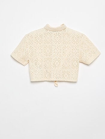 T-shirt estilo camisa em croché vazado