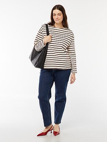 T-shirt estilo marinheiro oversize