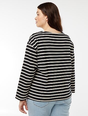 T-shirt estilo marinheiro oversize