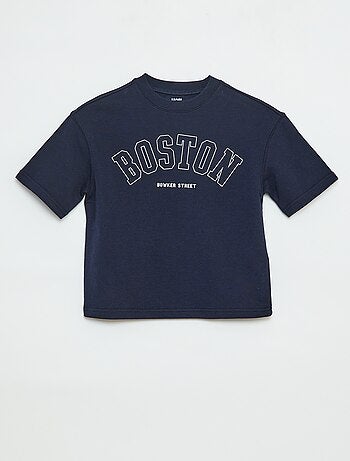 T-shirt estilo universitário manga curta