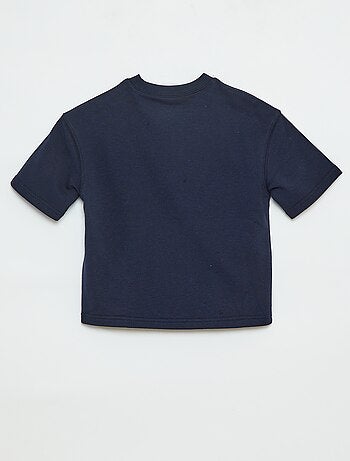 T-shirt estilo universitário manga curta