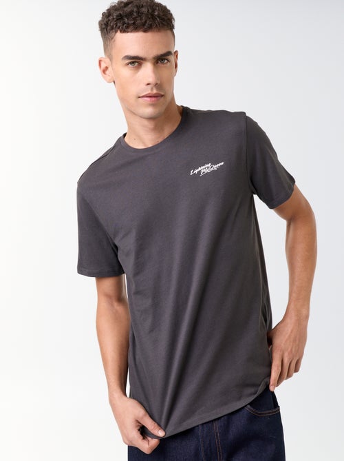 T-shirt 'Faísca McQueen' 'Cars' 'Disney' 'Pixar' de mangas curtas - Kiabi T-shirt 'Faísca McQueen' 'Cars' 'Disney' 'Pixar' de mangas curtas - Kiabi