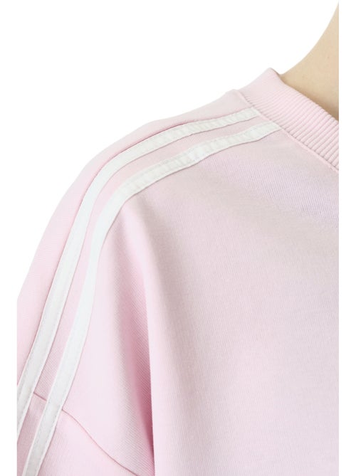 T-shirt feminina com detalhe de laço penti - Kiabi T-shirt feminina com detalhe de laço penti - Kiabi