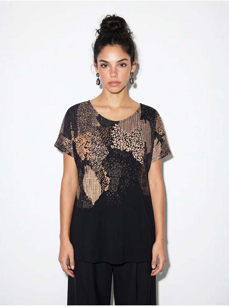 T-shirt feminina com estampado abstrato e decote em v lucci Multicolorido - Kiabi