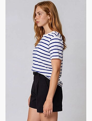 T-shirt feminina de algodão às riscas com gola redonda busem