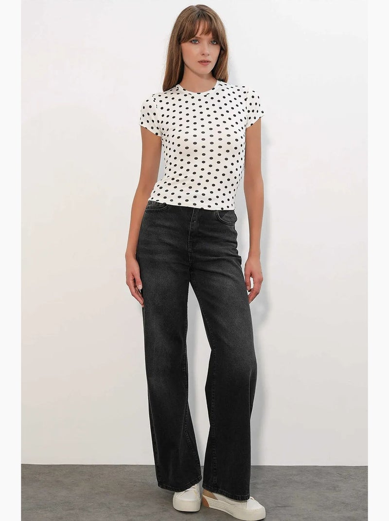 T-shirt feminina de bolinhas slim fit com gola redonda bdart Branco sujo - Kiabi