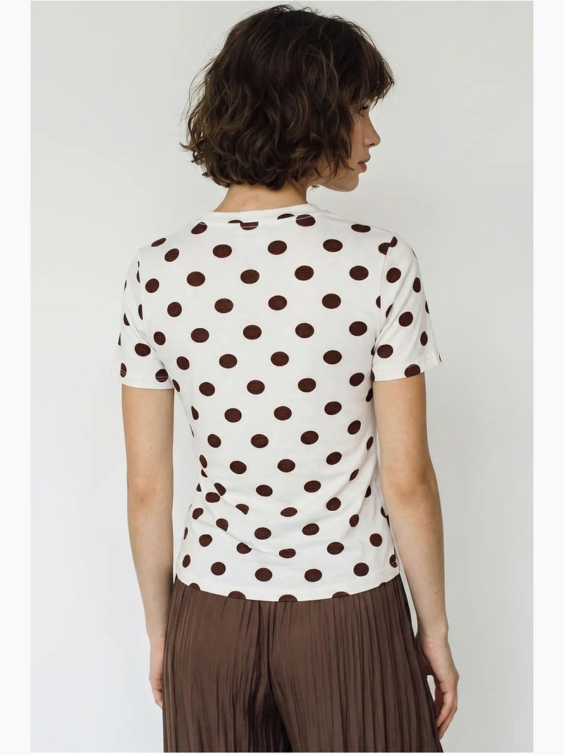 T-shirt feminina justa de bolinhas com gola careca lucci Castanho - Kiabi