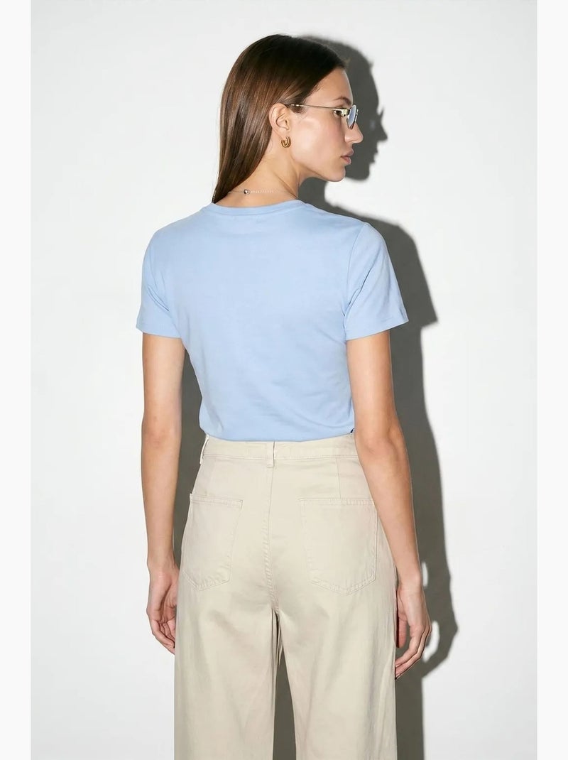T-shirt feminina lisa com gola redonda dilvin Azul-céu - Kiabi