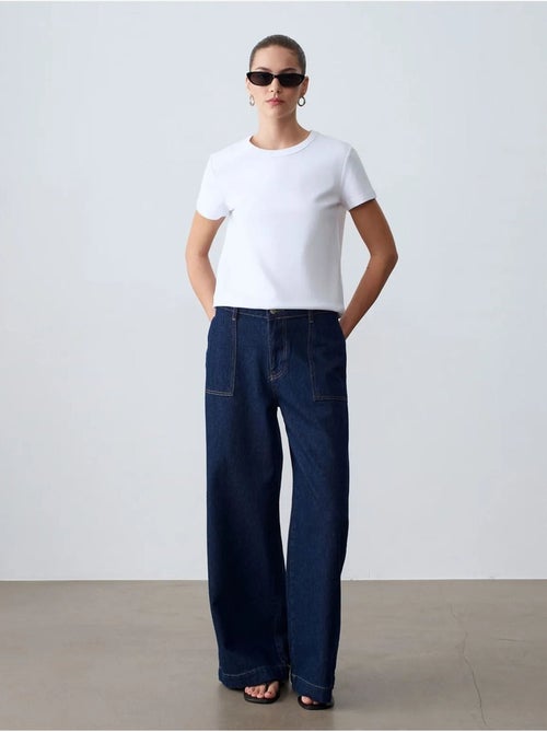 T-shirt feminina lisa com gola redonda dilvin - Kiabi