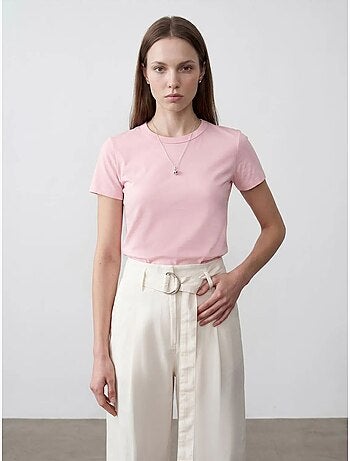 T-shirt feminina lisa com gola redonda dilvin