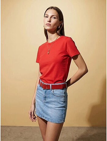 T-shirt feminina lisa com gola redonda dilvin
