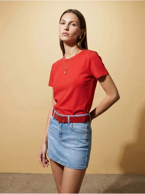 T-shirt feminina lisa com gola redonda dilvin - Kiabi T-shirt feminina lisa com gola redonda dilvin - Kiabi