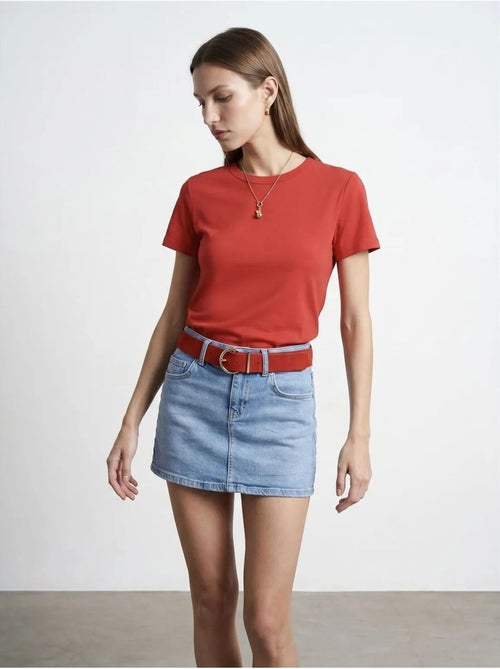 T-shirt feminina lisa com gola redonda dilvin - Kiabi T-shirt feminina lisa com gola redonda dilvin - Kiabi