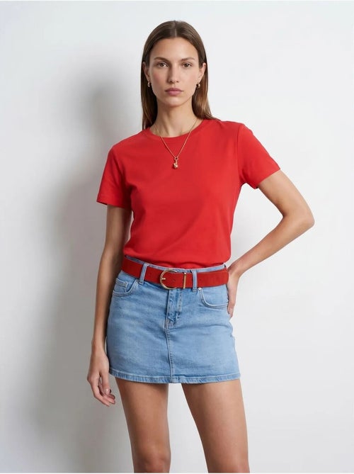 T-shirt feminina lisa com gola redonda dilvin - Kiabi T-shirt feminina lisa com gola redonda dilvin - Kiabi