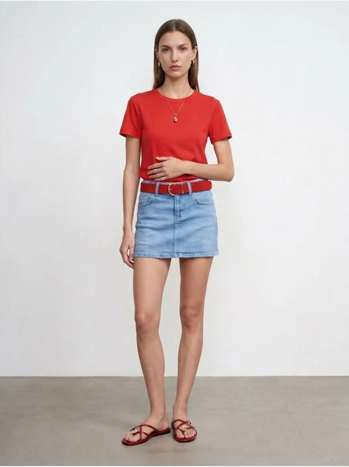 T-shirt feminina lisa com gola redonda dilvin - Kiabi T-shirt feminina lisa com gola redonda dilvin - Kiabi