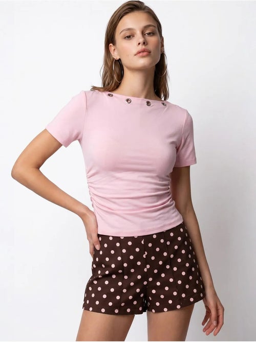 T-shirt feminina slim fit com decote barco mixray - Kiabi T-shirt feminina slim fit com decote barco mixray - Kiabi