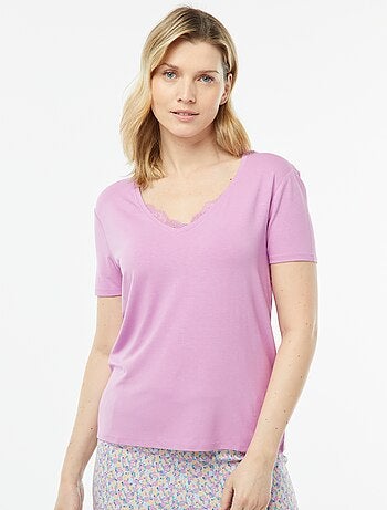 T-shirt fluida com decote em bico